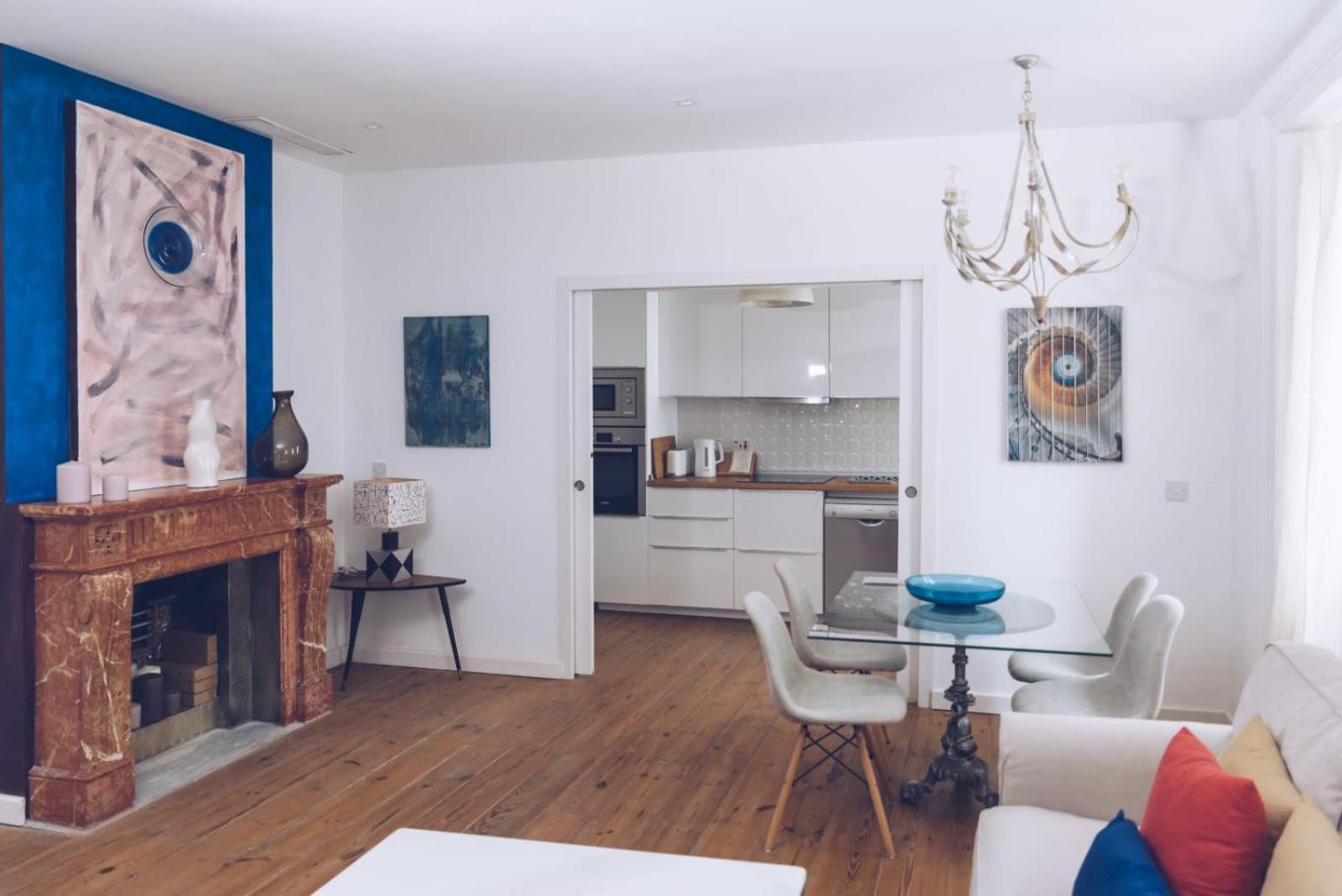 Chic & Luxurious 2-Br Escape Designed For Elegance Apartment ยิบรอลตาร์ ภายนอก รูปภาพ