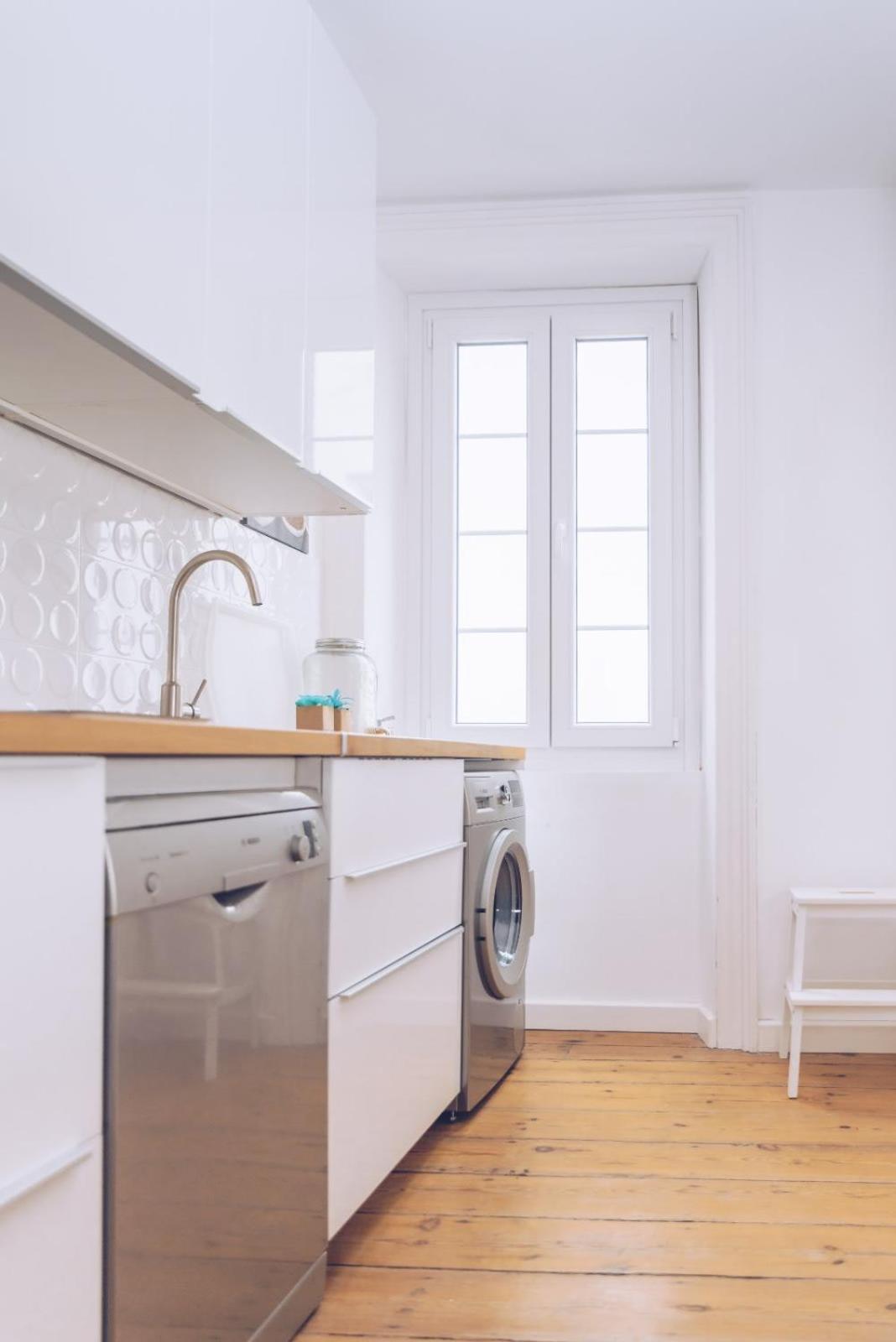 Chic & Luxurious 2-Br Escape Designed For Elegance Apartment ยิบรอลตาร์ ภายนอก รูปภาพ